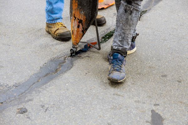 Asphalt Crack Treatment